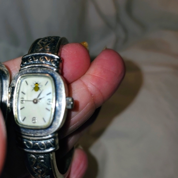 ⌚️ Cuff Bracelet Watch Quartz Lot of 5 Rhinestones Scroll Oui Bee Gold Costume⌚️ - Picture 7 of 16